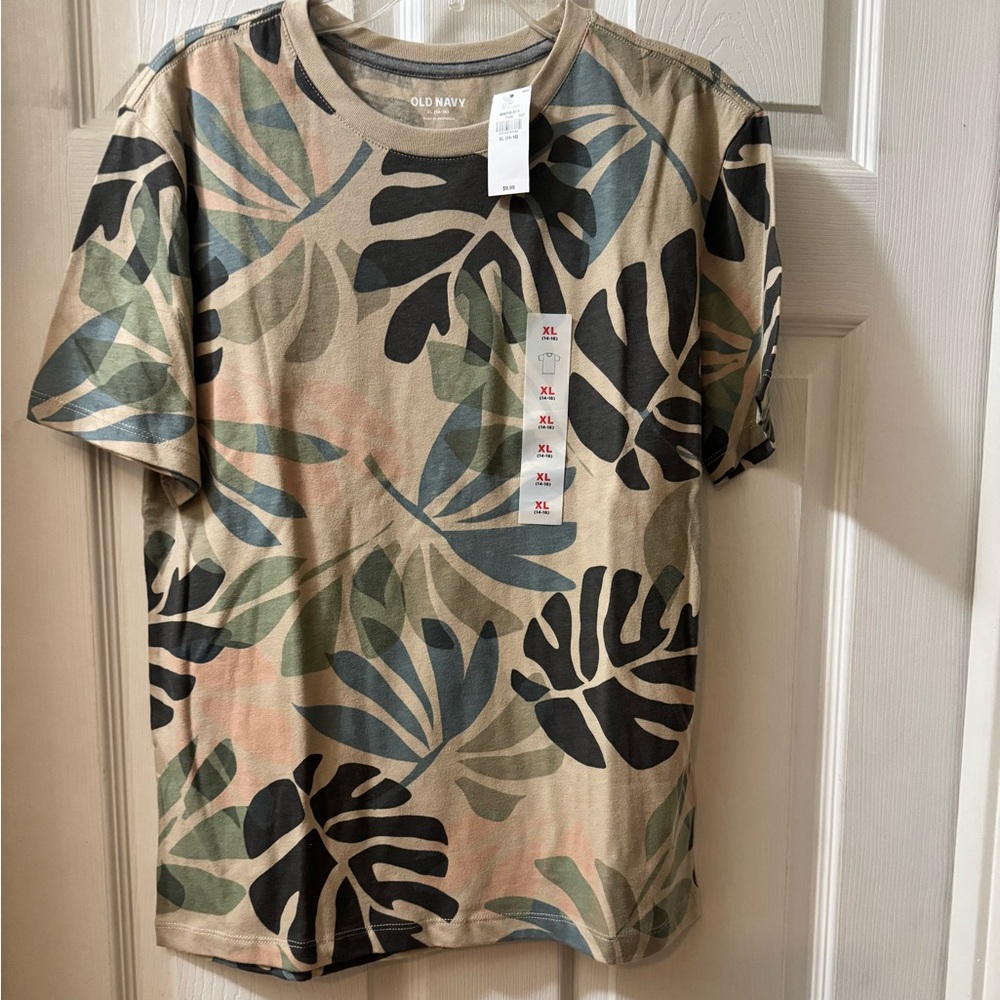 Old Navy Multicolor Leaf Pattern Tee